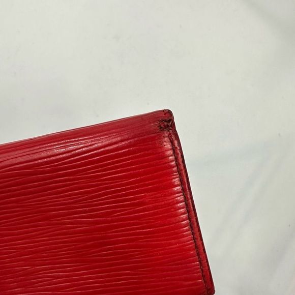 Vintage Louis Vuitton Red Epi Leather 6 Key Holder - Picture 6 of 10